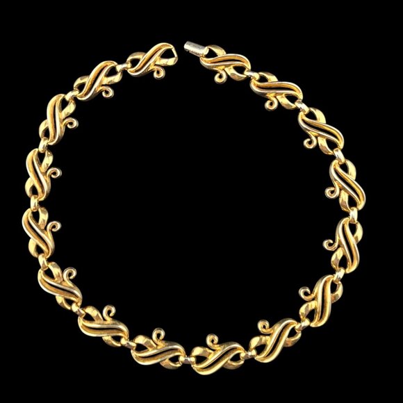 Vintage Trifari Gold-Tone Collar Choker Necklace With Swirl Links PAT PEND - Picture 4 of 7